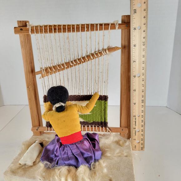 Handmade Native American Woman Weaving Loom Diorama Folk Art Figurine 10" Doll - Picture 6 of 16